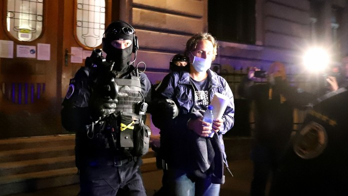 Hokejisti Tampy Bay Lightning Nikita Kučerov a Michailom Sergačevom na archívnej snímke.