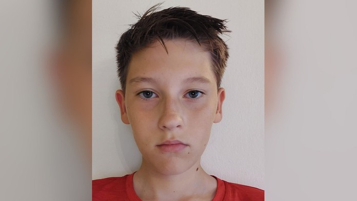 Na snímke chlapec, po ktorom vyhlásili pátranie.