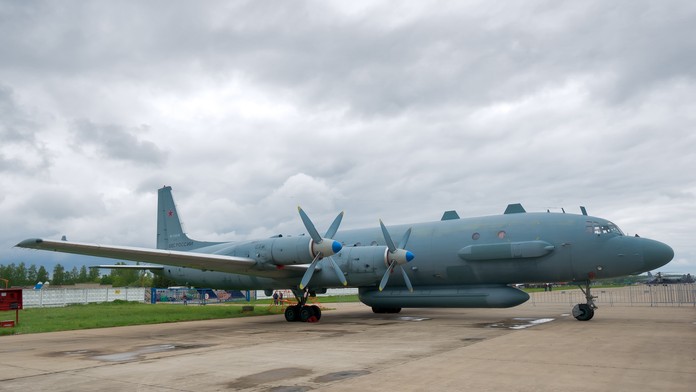 Vojenské lietadlo Il-18