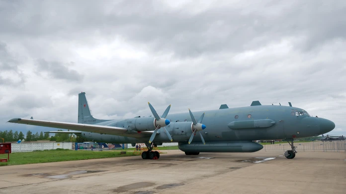 Vojenské lietadlo Il-18