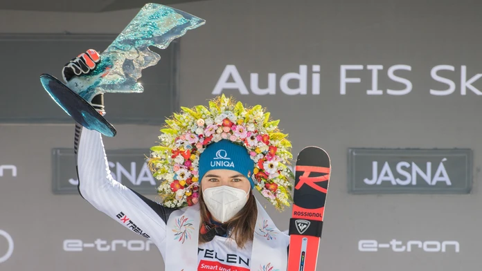 Petra Vlhová po víťazstve v obrovskom slalome Svetového pohára v Jasnej v roku 2021