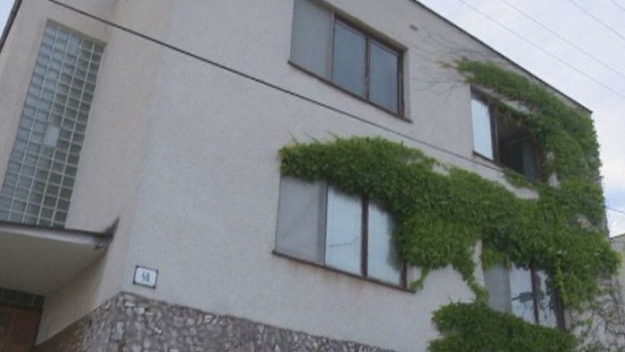 Dom v Dudinciach, kde Slavomíra bodla druha.