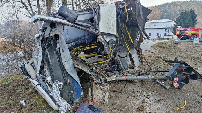 Nehoda vlaku s autobusom v Banskej Bystrici