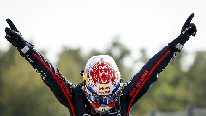 Max Verstappen ovládol VC Talianska. Za ním oba McLareny