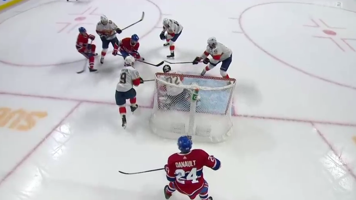 Leyla Lydia Tuğutlu na Miss Turecko 2008. Korunku jej odovzdala Paris Hilton.