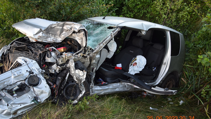 Mladík (23) po vážnej nehode bojuje o život. Čelne sa s ním zrazil 18-ročný chlapec na BMW