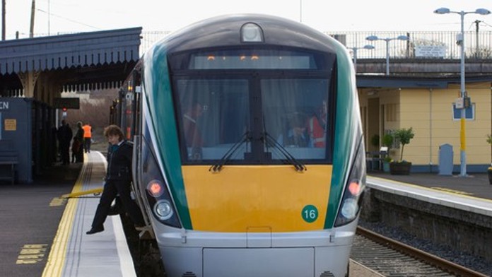 Menia pravidlá vo vlakoch. Hrozí vám pokuta 100 eur za činnosti, ktoré cestujúcich veľmi rozčuľovali