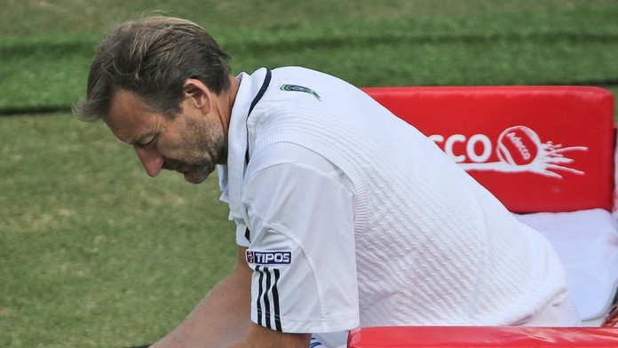 Nehrajúci kapitán slovenského daviscupového tímu Miloš Mečíř.