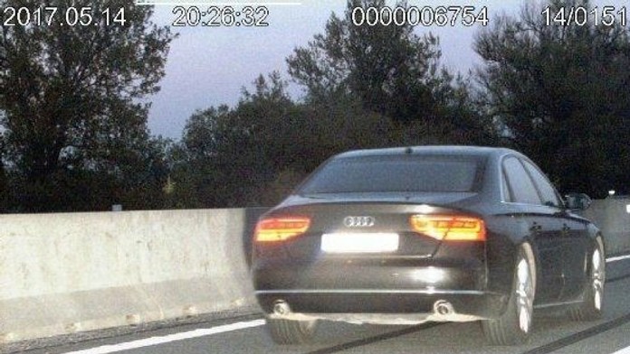 Zábery z policajného radaru.