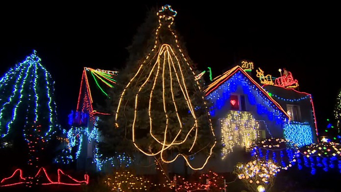 Vianočná výzdoba domu poľskej rodiny vyráža dych. Zaujali aj v zahraničí