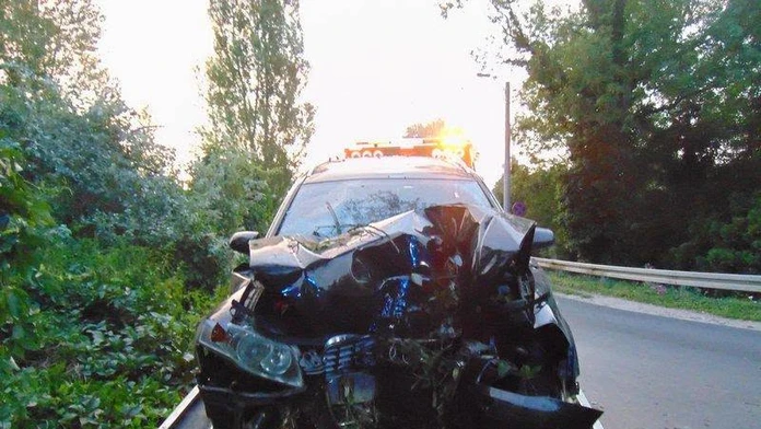 FOTO: V aute bolo sedem opitých ľudí. Najhoršie dopadla žena, ktorá cestovala v kufri