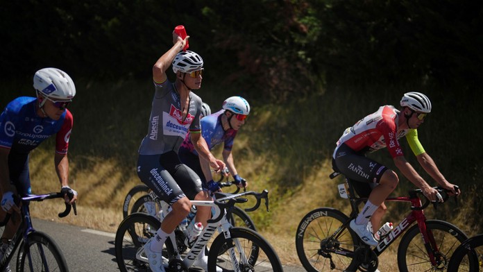 Ďalšia veľká strata pre Tour de France. Nečakane musel odstúpiť jeden z favoritov