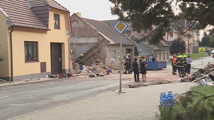 Výbuch v Koryčanoch spôsobil väčšie škody ako sa čakalo. Susednému domu hrozí rozpadnutie