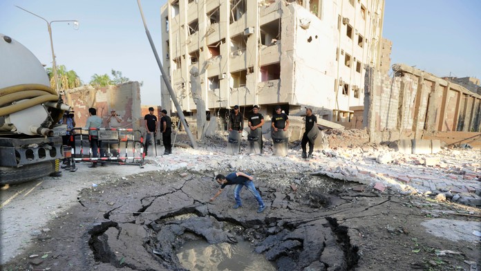 Mohutná explozíca v Káhire rozthla vodovodné potrubie.