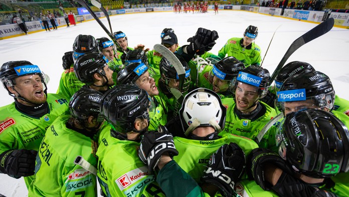 Žilina pokračuje v skvelom vstupe do sezóny. Zvolen získal prvý bod, no opäť prehral