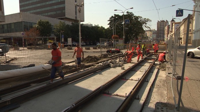 Rekonštrukciu električkových koľají v centre začal dopravný podnik pred niekoľkými týždňami. 