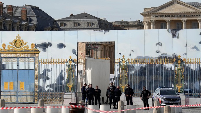 Ďalší bombový poplach. Šiestykrát za týždeň evakuovali zámok vo Versailles