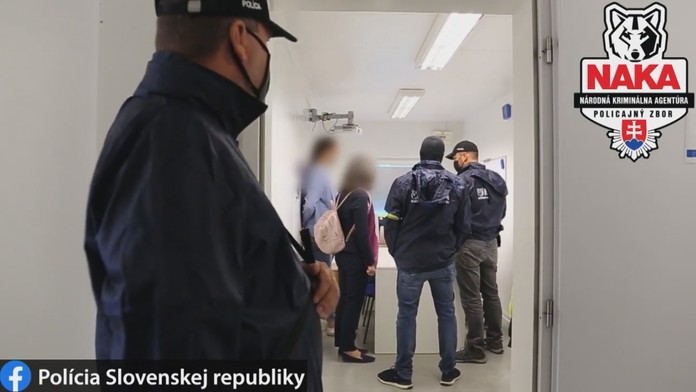 Posun v kauze neoprávnene vyplatených miliónov eur: NAKA zadržala a obvinila štyroch ľudí