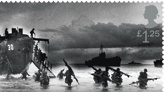 Tomáš Tatar z Montrealu oslavuje s fanúšikom gól proti Floride.