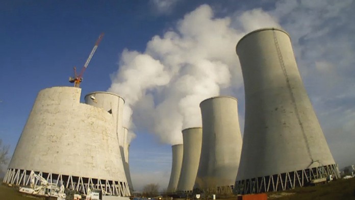 Bitka pred priemyselnou kamerou v Prievidzi.