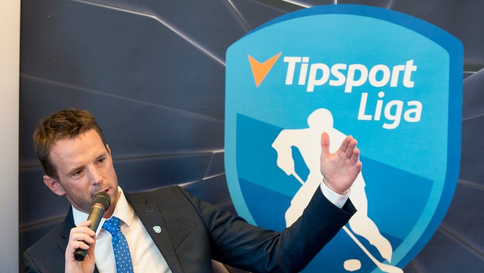 Na snímke šéf Tipsport ligy Richard Lintner počas tlačovej konferencie.