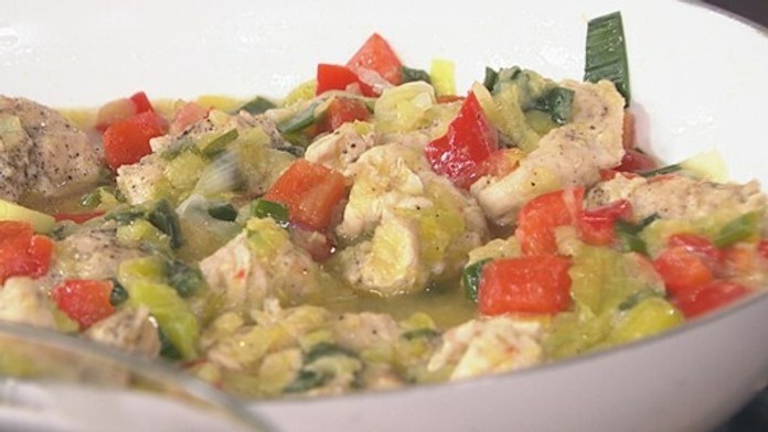 Morčasie prsia na dusenej zelenine.