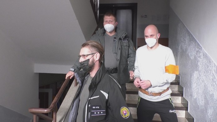 Muž, ktorý týral svoju mamu.