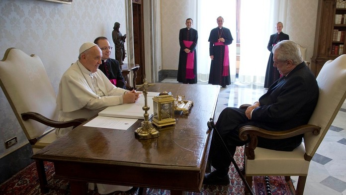 Miloš Zeman a pápež František.