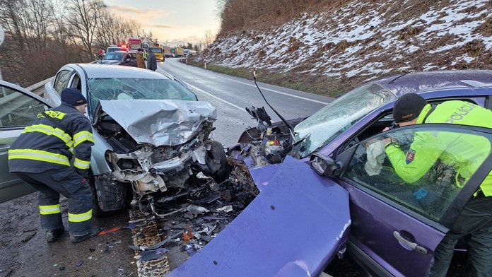 Dopravná nehoda vo Zvolene si vyžiadala jeden ľudský život a troch ťažko zranených