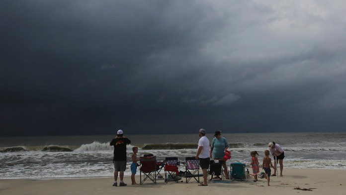 Búrka Gordon zasiahla pobrežie USA.