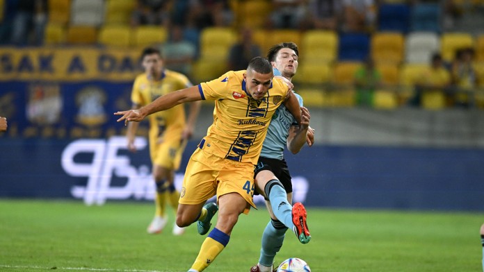 Dunajská Streda prišla po Kalmárovi aj o Krstoviča. Vyskúša si taliansku Serie A