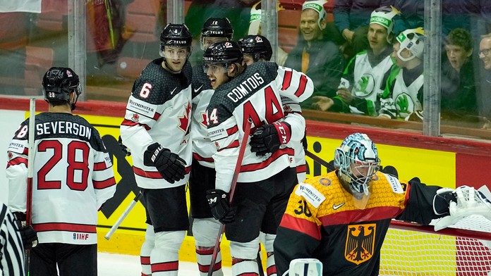 Obhajca titulu z Kanady vstúpil do MS víťazne, Fíni deklasovali Nórov