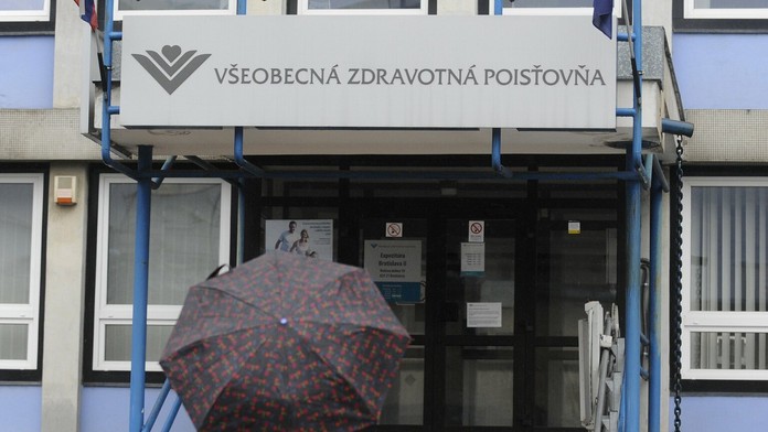 Na snímke budova Všeobecnej zdravotnej poisťovne  v Bratislave