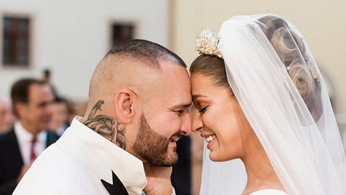 Zľava Marko Daňo, brankár Ben Bowns a uprostred Dallas Ehehardt (obaja Veľká Británia) v dueli na MS 2019.