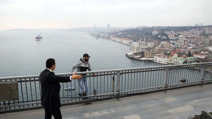 "Pán prezident chce s vami hovoriť," povedal samovrahovmi člen tímu prezidenta Erdogana.