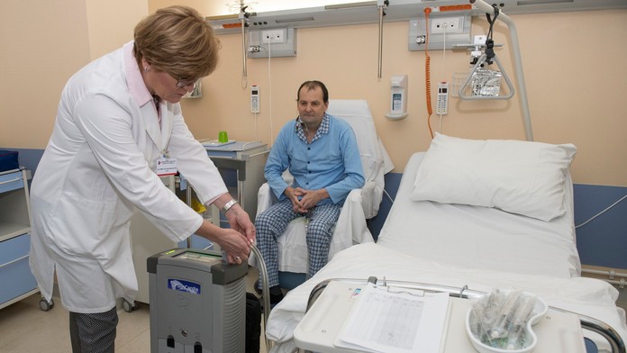 Primárka Oddelenia zlyhávania a transplantácie srdca NÚSCH Eva Goncalvesová a pacient Jozef B.