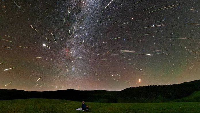 Na snímke perzeidy zachytené na Slovensku v parku Poloniny.