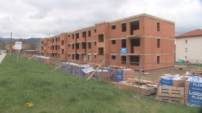 Na Slovensku pribúdajú opustené stavby. Firmy z nich odchádzajú, za dohodnuté peniaze ich nedokážu dokončiť