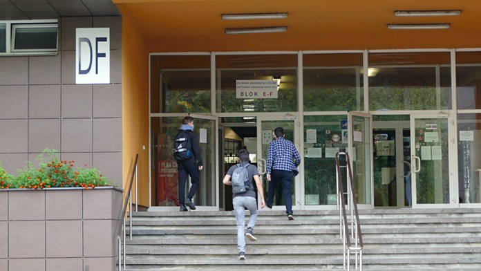 Skrat pretekára zachytila kamera.