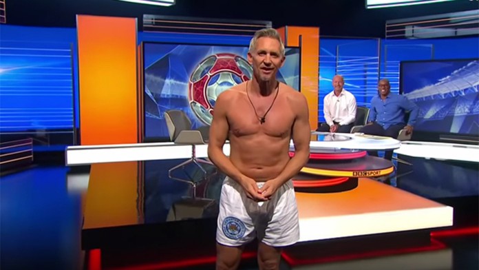 Gary Lineker v športovom štúdiu BBC.