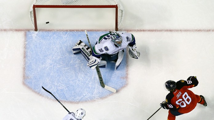 Jaromír Jágr strieľa svoj 732. gól v NHL.