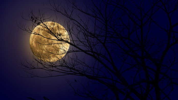 O pár hodín je tu búrkový superspln. Najviac bude pôsobiť na tieto dve znamenia