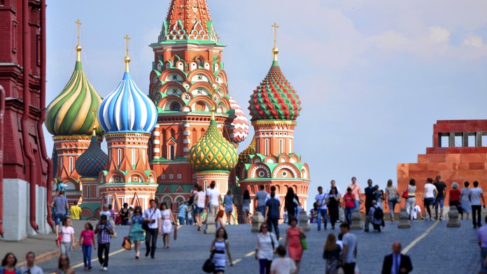 Rusko hlási nočné útoky dronov na Moskvu. Uzavreli dve letiská