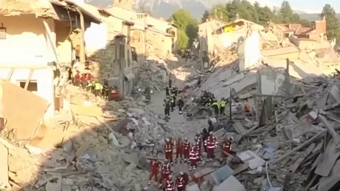 kompletne zničené mesto Amatrice