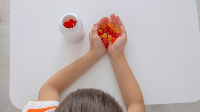 Chlapec (†7) sa počas spánku udusil želé cukríkmi. Bezmocní rodičia objavili jeho telo až ráno