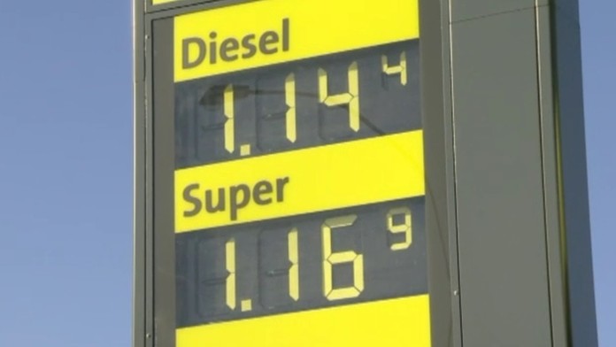 Tankujeme draho. Porovnali sme ceny paliva so susednými štátmi