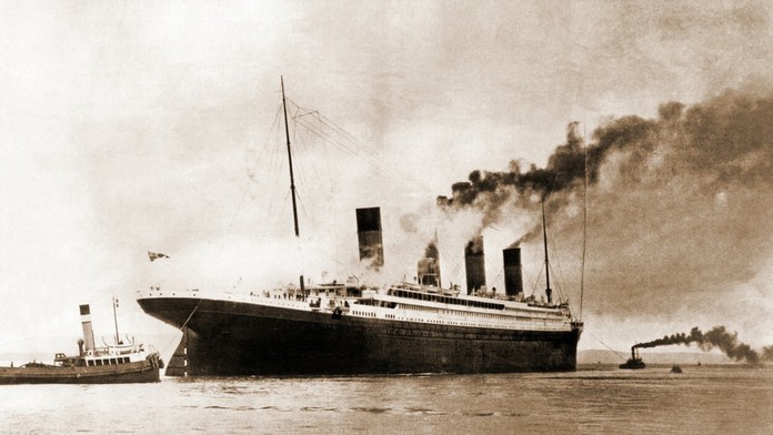 Nové šokujúce fakty. Za potopenie Titanicu nemohol len laďovec