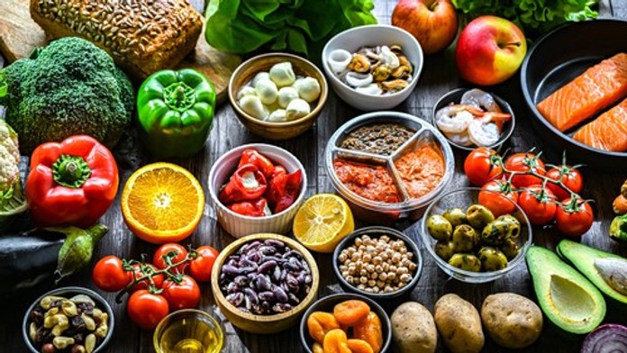 Zdravá strava môže chrániť mozog. Vedci odhalili, ktoré potraviny znižujú riziko demencie