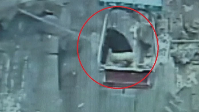 Návštevník zoskočil z lanovky na ochrannú sieť