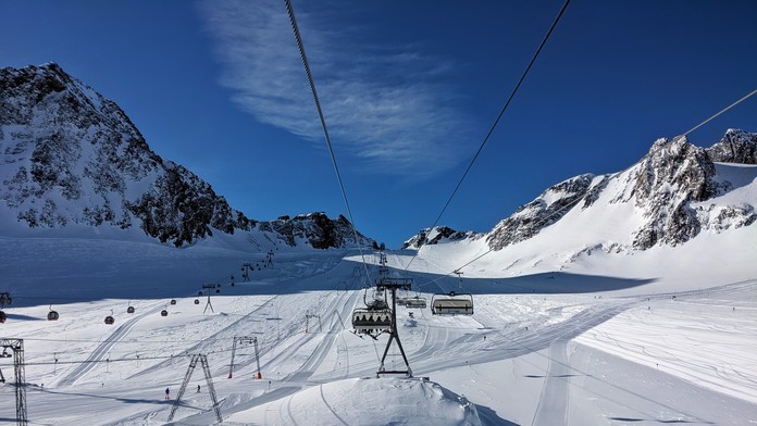 Čech zahynul na lyžovačke pred zrakom svojho syna. Osudným sa mu zrejme stal zasnežený kameň